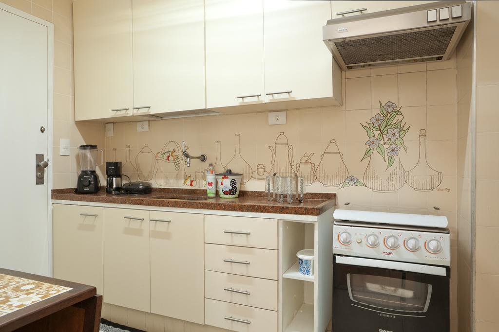 Apartamento Completo Na Praia De Copacabana 02 Quartos Com Vista Lateral Mar Em Andar Alto, Ar, Wifi , Netflix, Pauloangerami Rmvc18 Rio de Janeiro Extérieur photo